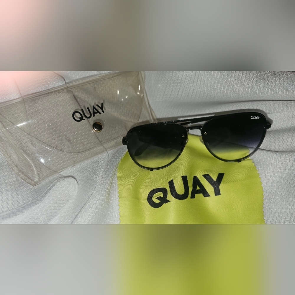 Quay High Key Mini